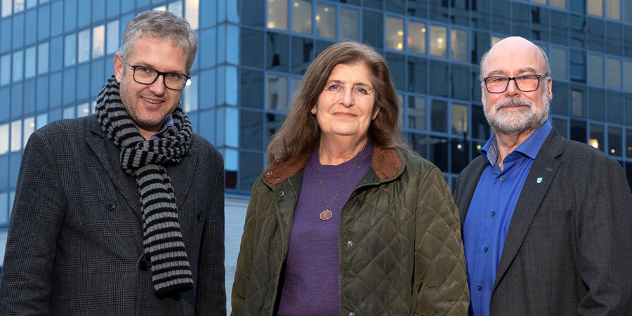 Mathias Bohman, Margareta Hamark och Roland Storm utanför Messingen i centrala Väsby.
