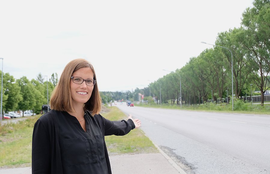 Marie Kjellman, projektledare för infrastrukturutbyggnaden, berättar om planerna för Mälarvägen 