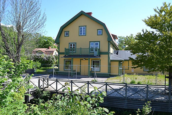 Henriksborg som är en av de kulturbyggnader som renoverats i järnvägsparken.