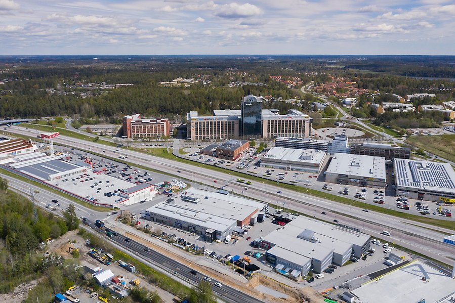 Utsikt över affärsområdet Bredden i Upplands Väsby