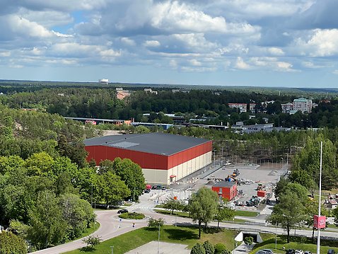 Fotbollshallen i vilundaområdet, sedd ovanifrån.