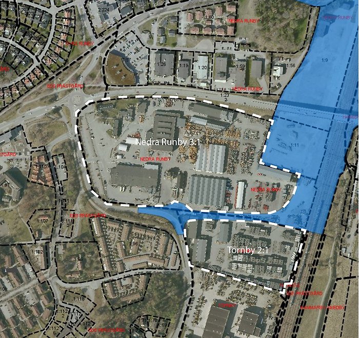 Planområdet består av fastigheterna Nedra Runby 3:1 och Törnby 2:1. Planområdet är uppdelat i två delar och skiljs åt av detaljplanen Östra Runby med Väsby stationsområde.
